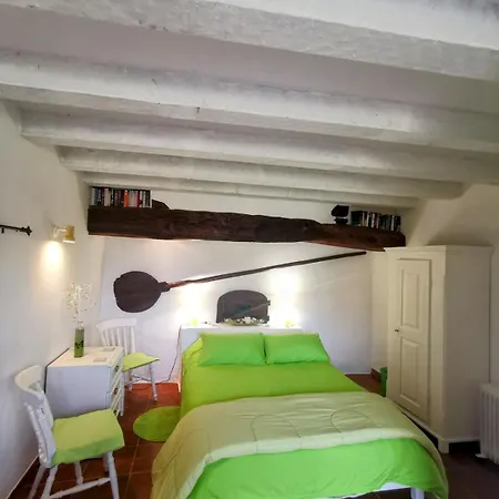 Holiday home Le Four A Pain Fajoles